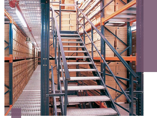 Лестницы складские прочные и безопасные под ключ в Севастополе