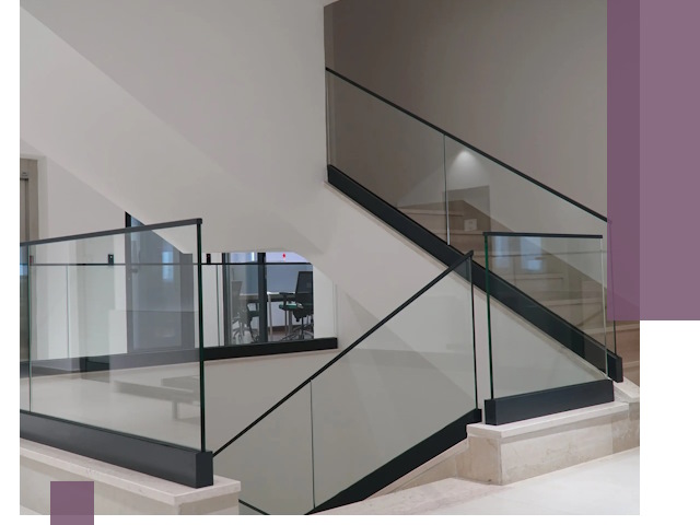 Стеклянные перила премиум-класса с установкой в Севастополе