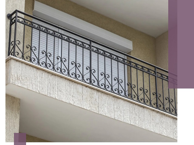 Балконные ограждения из металла и стекла в Севастополе для домов