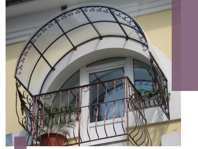 Козырьки над балконом в Севастополе — изготовление и монтаж