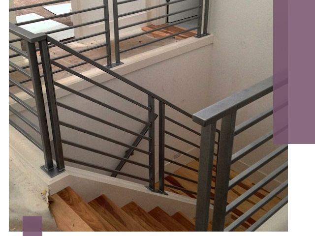 Изготовление поручней из металла и дерева в Севастополе